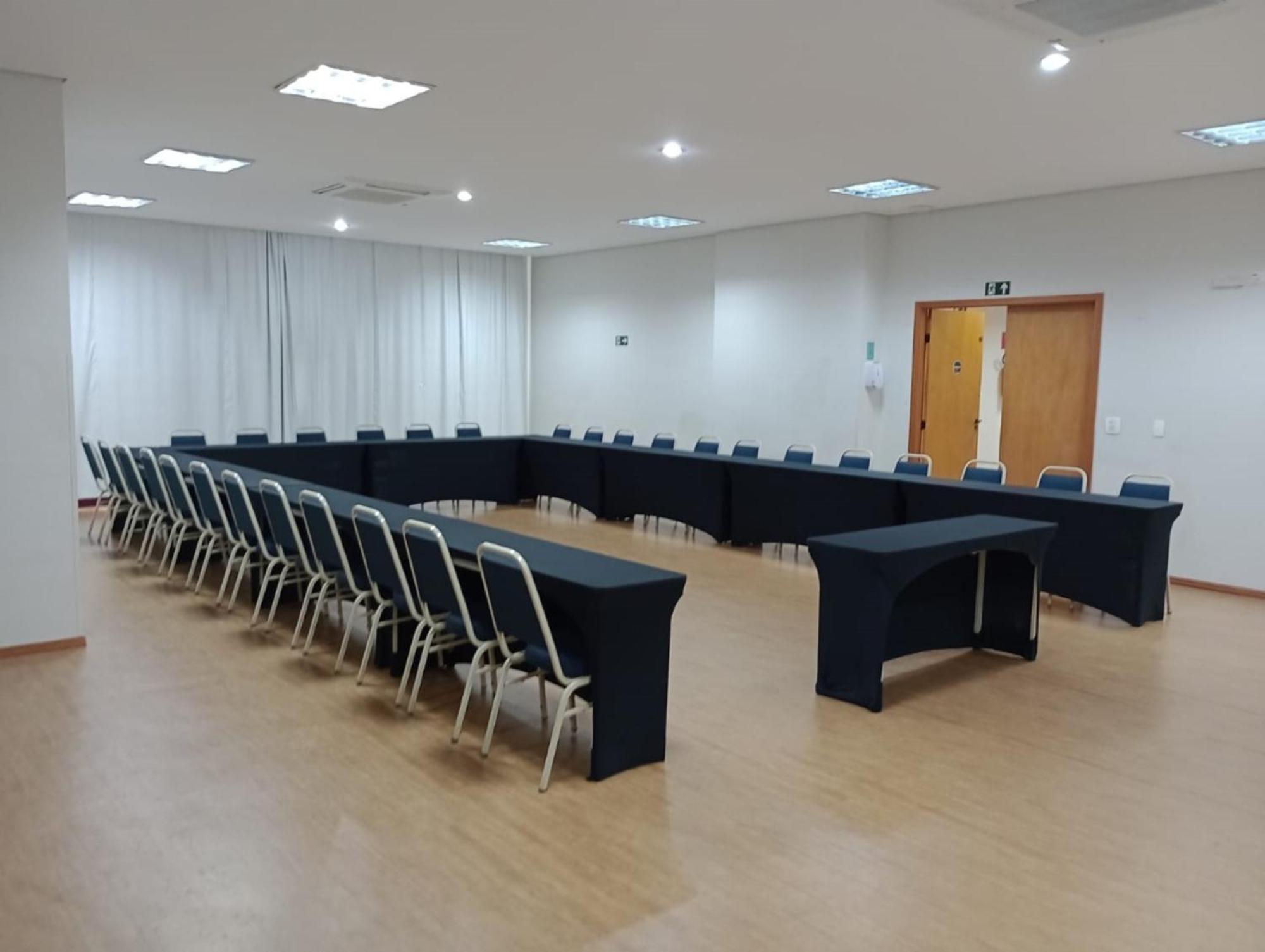 Отель Bristol Centro Civico Куритиба Экстерьер фото